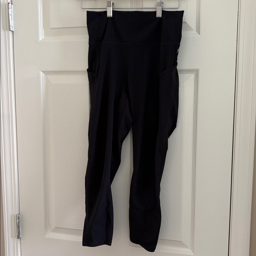 Fabletics Black High-Waisted Leggings size 4/6